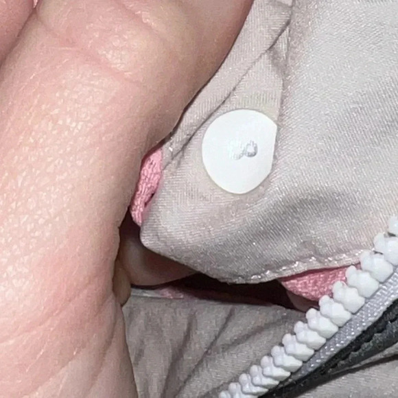 Lululemon Run: Rise And Shine Jacket - Picture 12 of 12